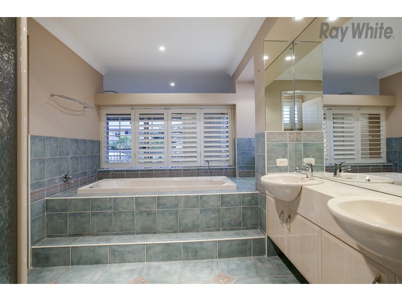 36 Lochside Drive, North Lakes QLD 4509