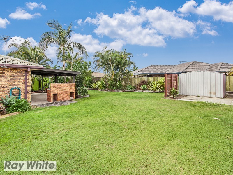 6 Linthaven Drive, Rothwell QLD 4022