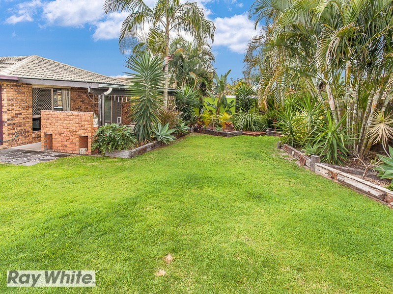 6 Linthaven Drive, Rothwell QLD 4022