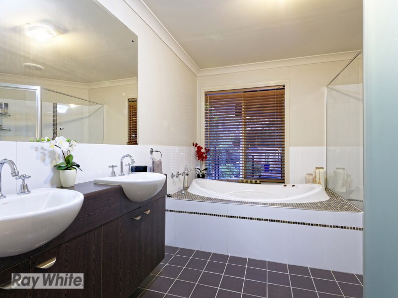 38 Sandpiper Avenue, North Lakes QLD 4509