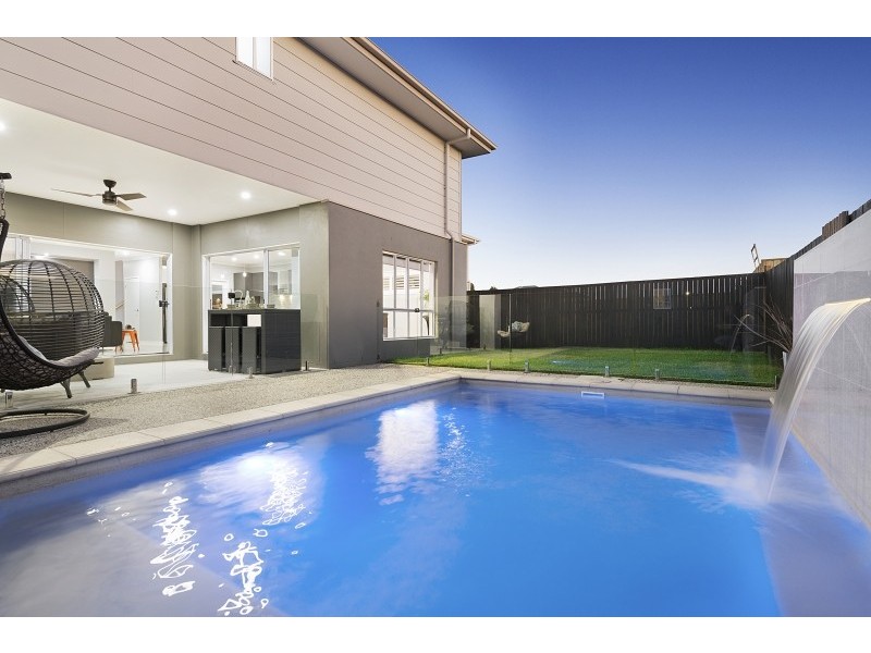 17 Woodward Crescent, North Lakes QLD 4509