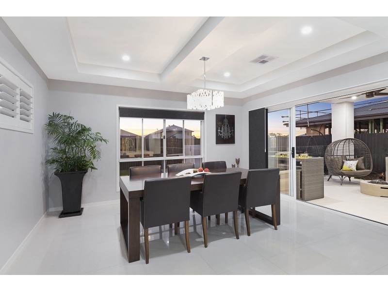 17 Woodward Crescent, North Lakes QLD 4509