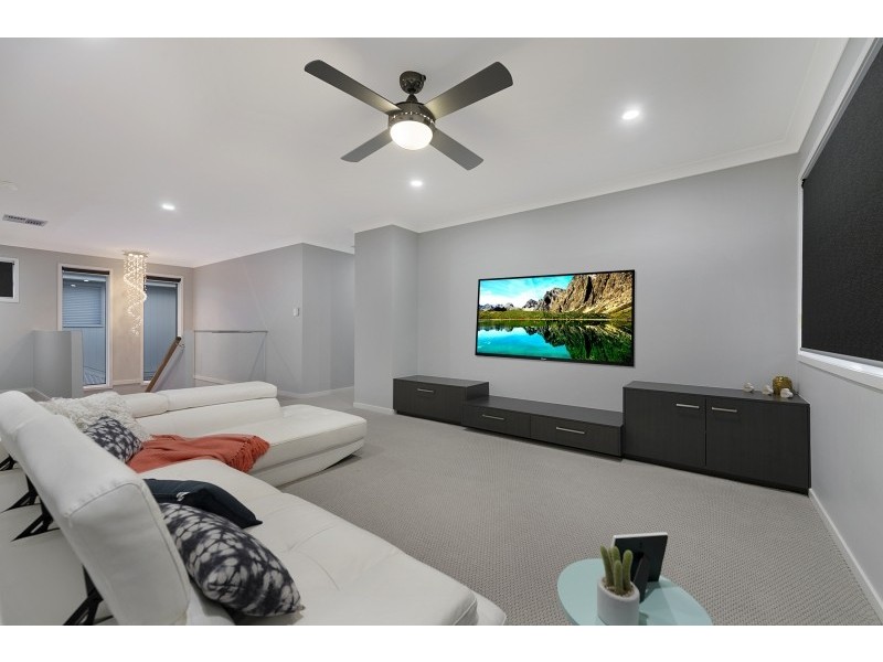 17 Woodward Crescent, North Lakes QLD 4509