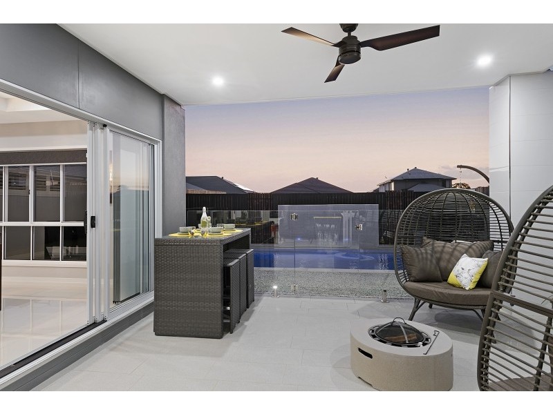 17 Woodward Crescent, North Lakes QLD 4509