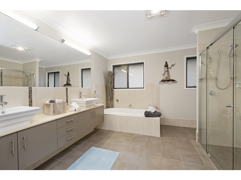 1 Wombat Place, North Lakes QLD 4509