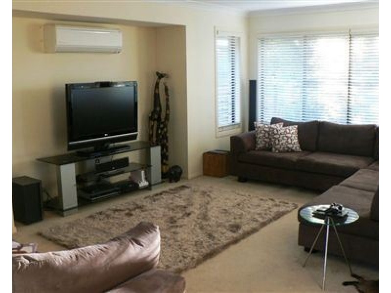 33 Grampion Circuit, North Lakes QLD 4509