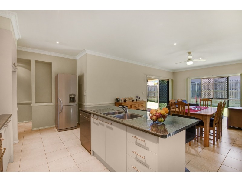 11 Wombat Parade, North Lakes QLD 4509