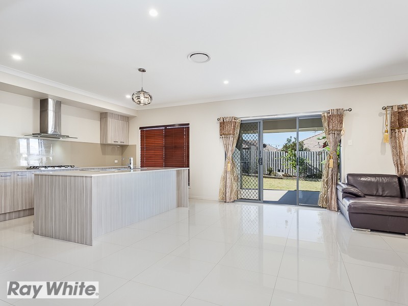 7 Dunes Crescent, North Lakes QLD 4509