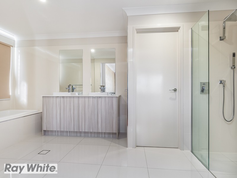 7 Dunes Crescent, North Lakes QLD 4509