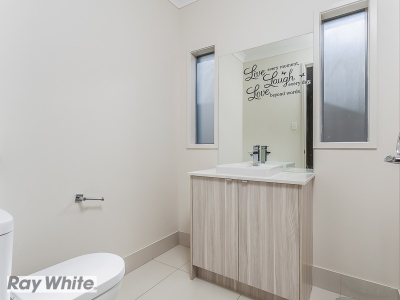 7 Dunes Crescent, North Lakes QLD 4509