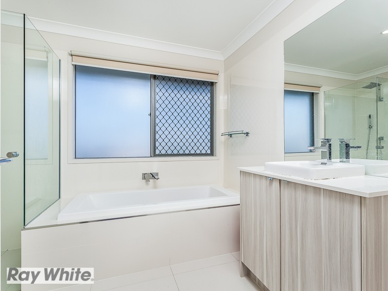 7 Dunes Crescent, North Lakes QLD 4509