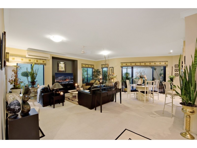 16 Pinnock Crescent, North Lakes QLD 4509