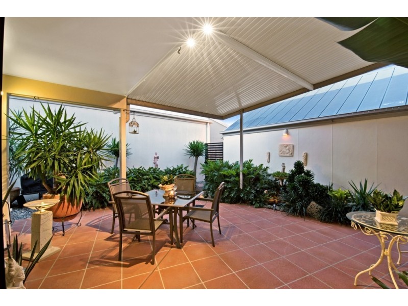 16 Pinnock Crescent, North Lakes QLD 4509