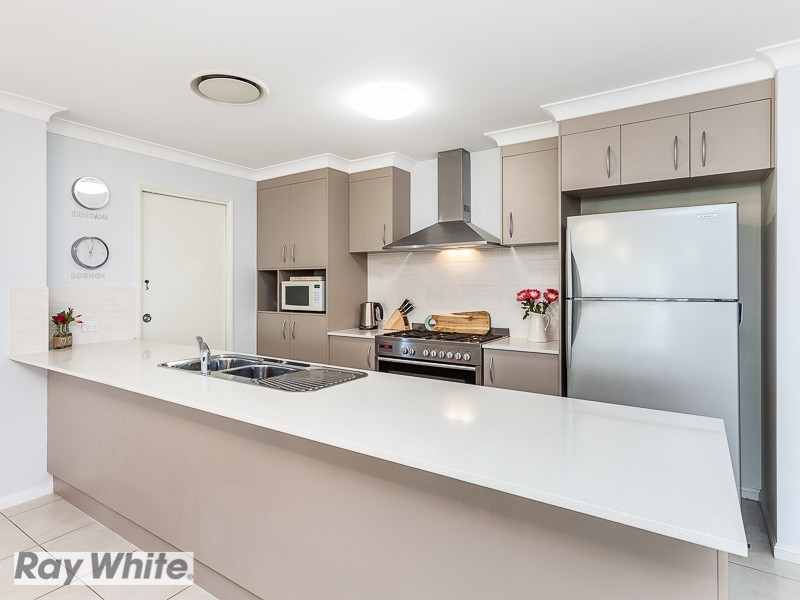 6 Nina Crescent, North Lakes QLD 4509