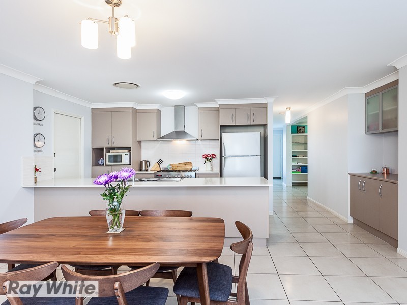 6 Nina Crescent, North Lakes QLD 4509