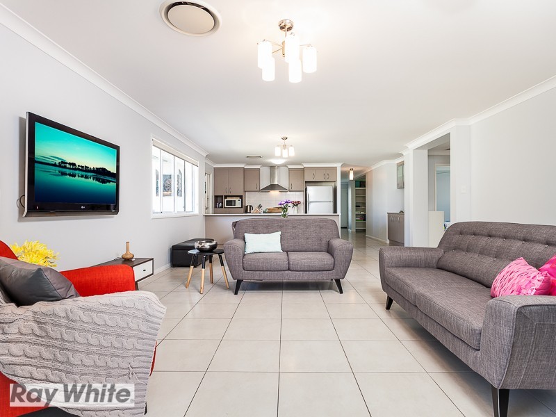 6 Nina Crescent, North Lakes QLD 4509