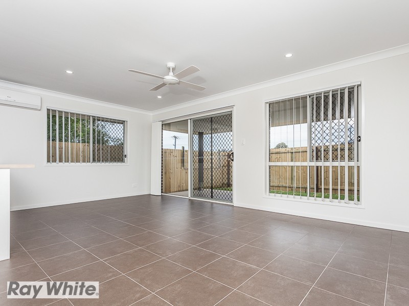 1/3 Celebration Crescent, Griffin QLD 4503