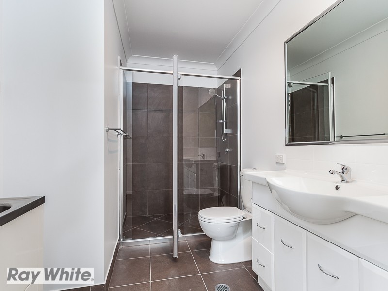 2/3 Celebration Crescent, Griffin QLD 4503