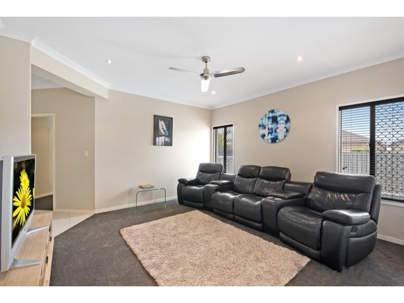 10 Kurrajong Circuit, North Lakes QLD 4509