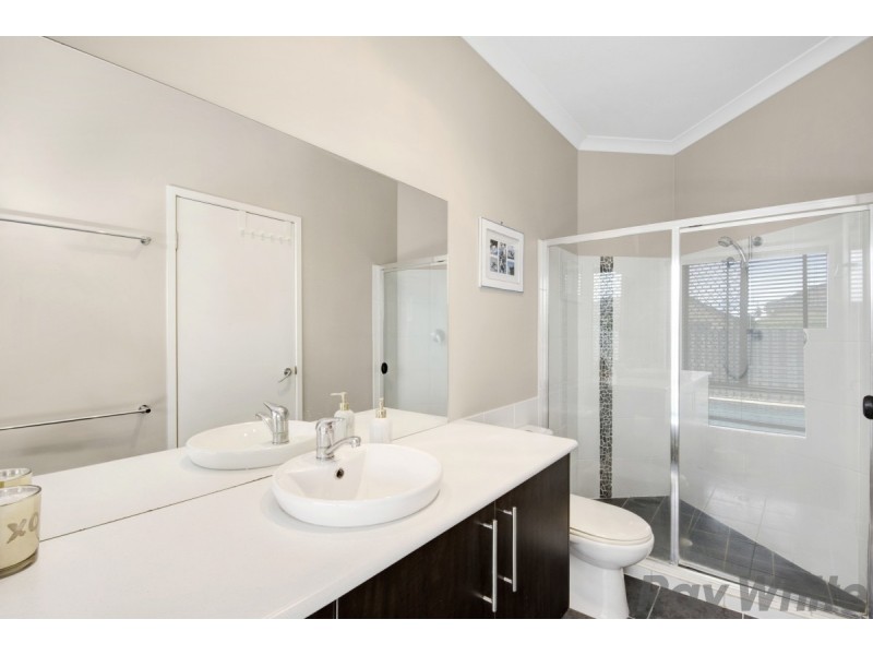 10 Kurrajong Circuit, North Lakes QLD 4509