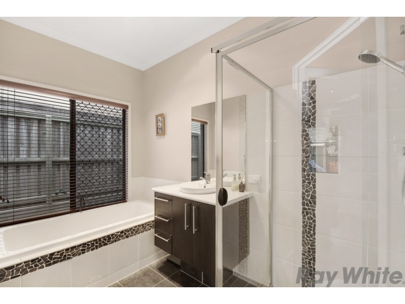 10 Kurrajong Circuit, North Lakes QLD 4509