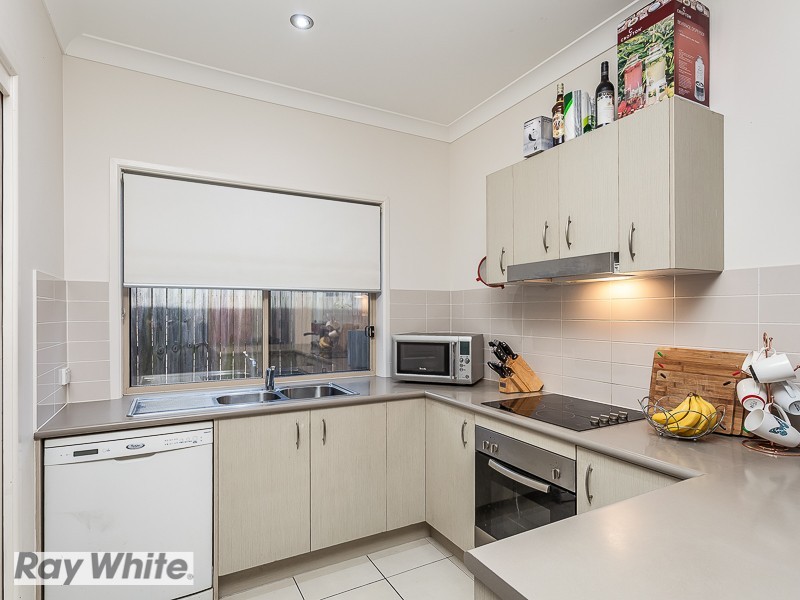 14 Rawlins Crescent, North Lakes QLD 4509