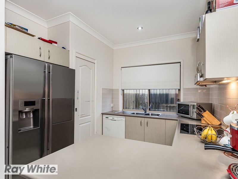 14 Rawlins Crescent, North Lakes QLD 4509