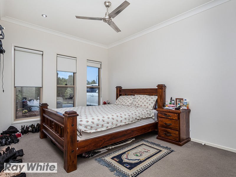 14 Rawlins Crescent, North Lakes QLD 4509