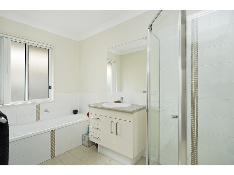 147 Nicklaus Parade, North Lakes QLD 4509