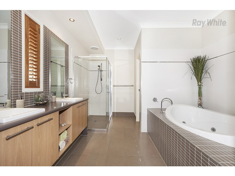 30 Nicklaus Parade, North Lakes QLD 4509