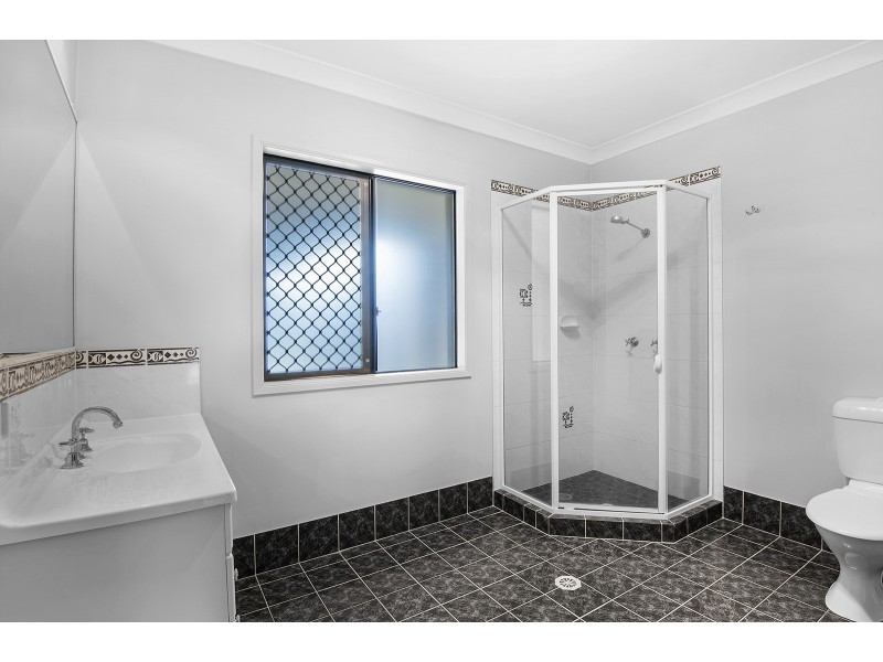 24 Denison Parade, North Lakes QLD 4509