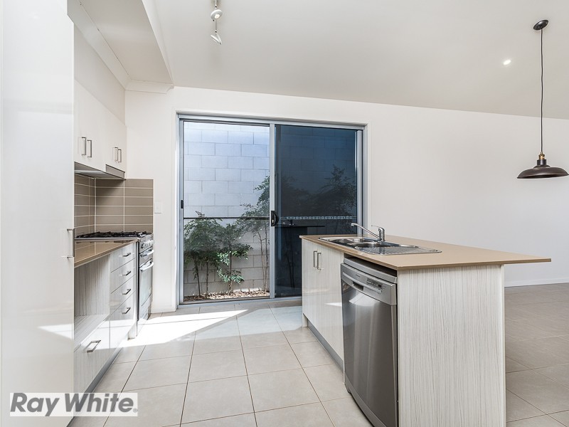 6 Brooklyn Close, North Lakes QLD 4509