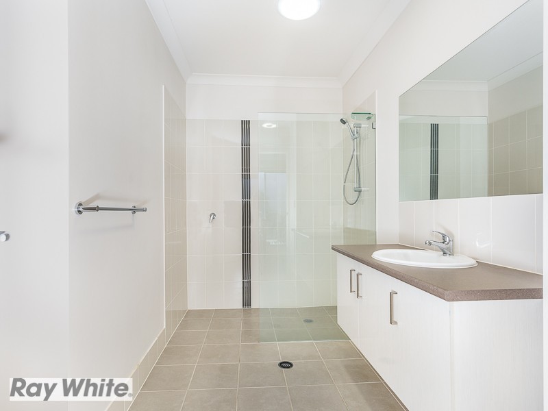 6 Brooklyn Close, North Lakes QLD 4509