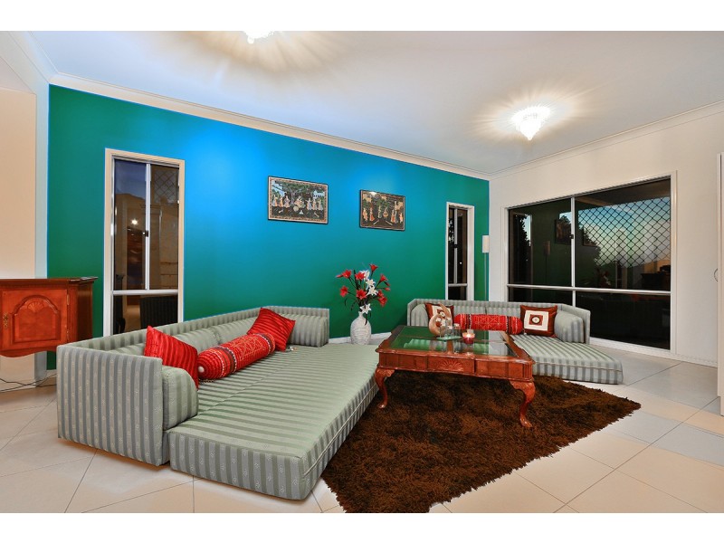 24 Hailey Place, Calamvale QLD 4116