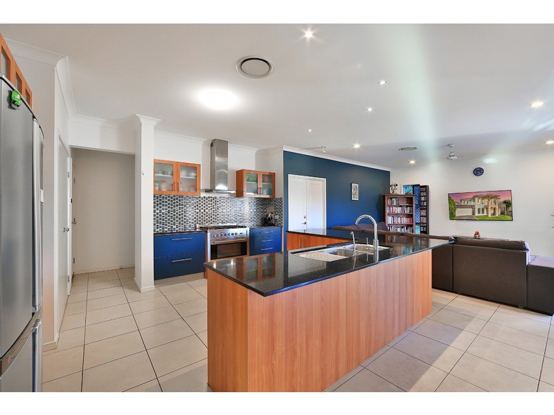 24 Hailey Place, Calamvale QLD 4116