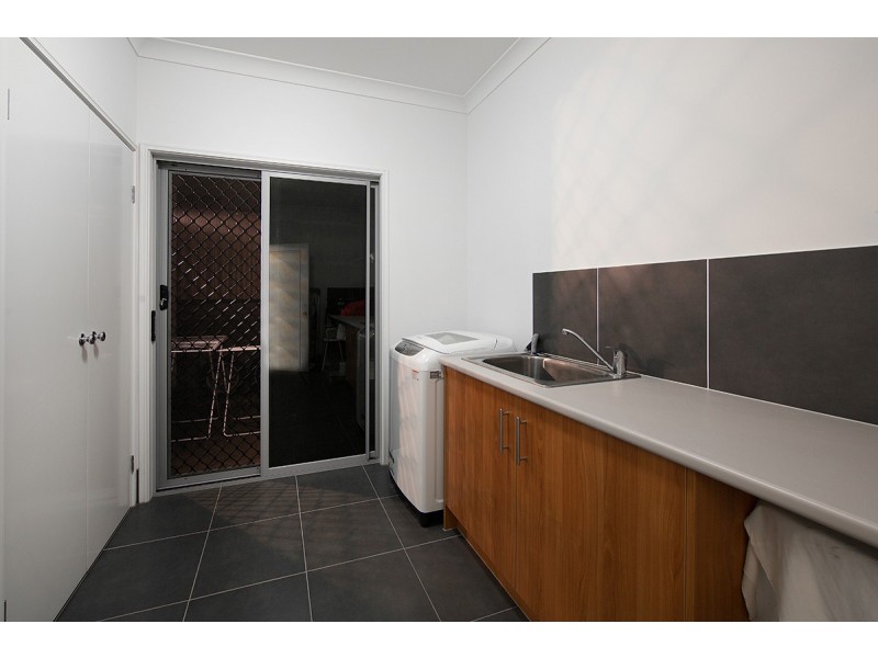 24 Hailey Place, Calamvale QLD 4116