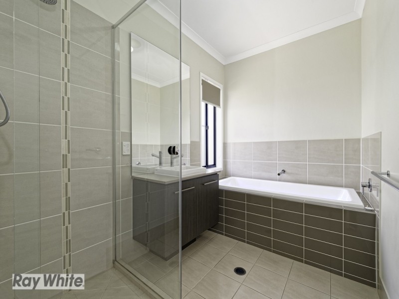 121 Cowen Terrace, North Lakes QLD 4509