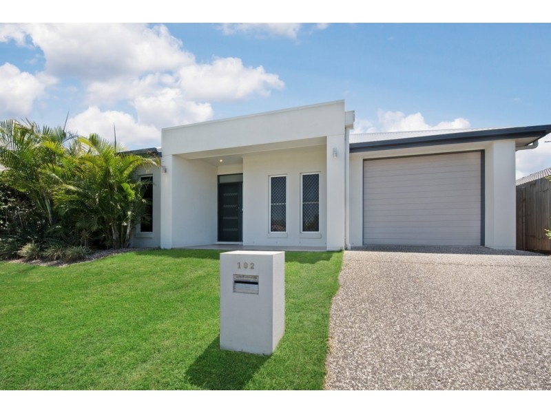 102 Mackintosh Drive, North Lakes QLD 4509