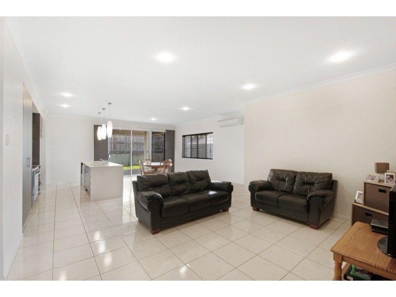 102 Mackintosh Drive, North Lakes QLD 4509