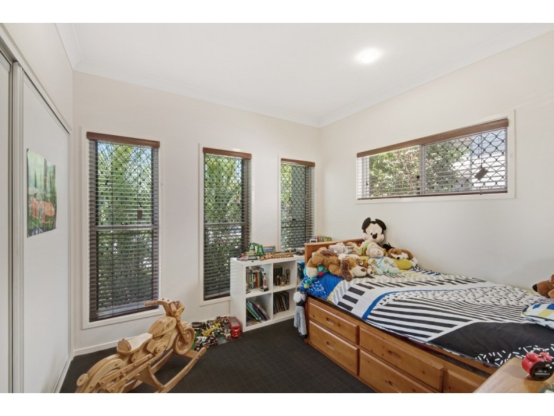 102 Mackintosh Drive, North Lakes QLD 4509