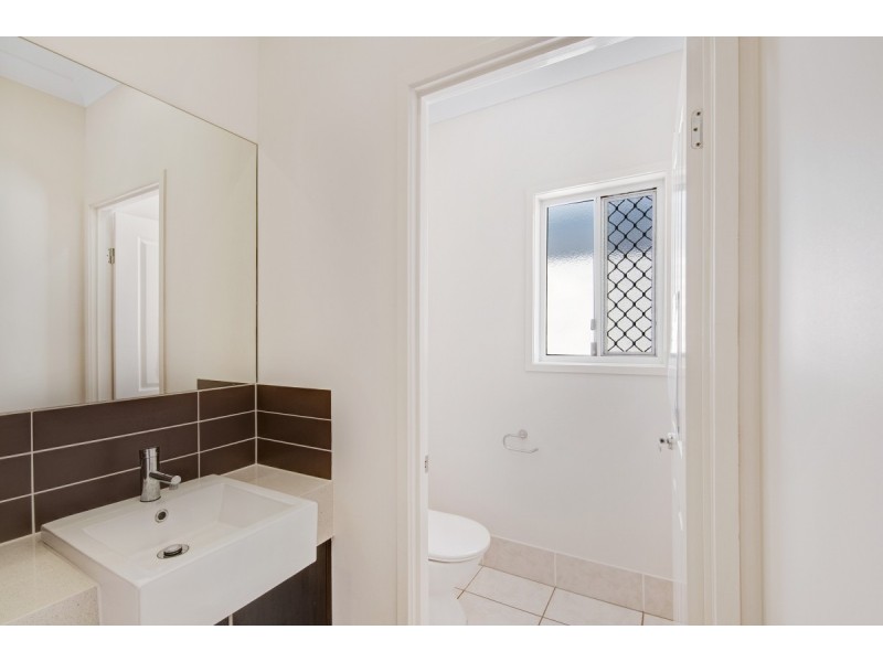 102 Mackintosh Drive, North Lakes QLD 4509