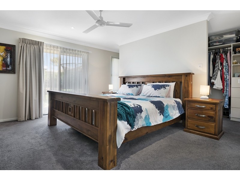 17 Edmund Circuit, North Lakes QLD 4509