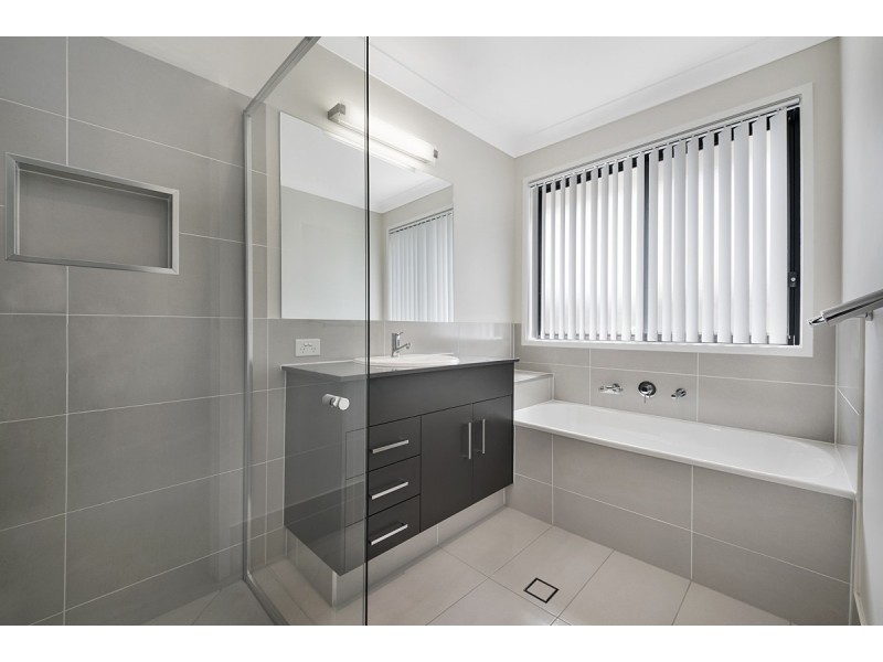 17 Edmund Circuit, North Lakes QLD 4509