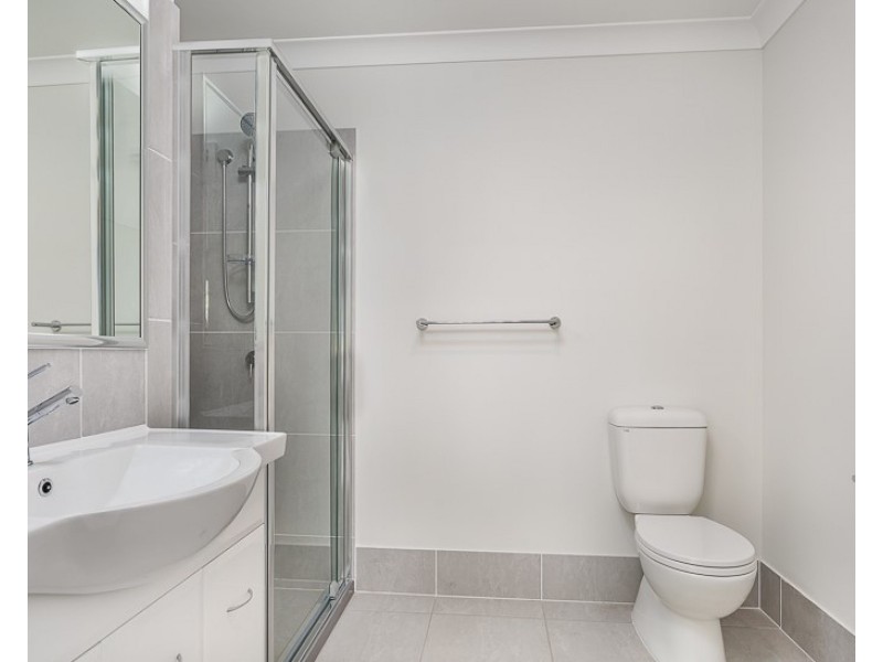 2/87 Jones Street, Rothwell QLD 4022