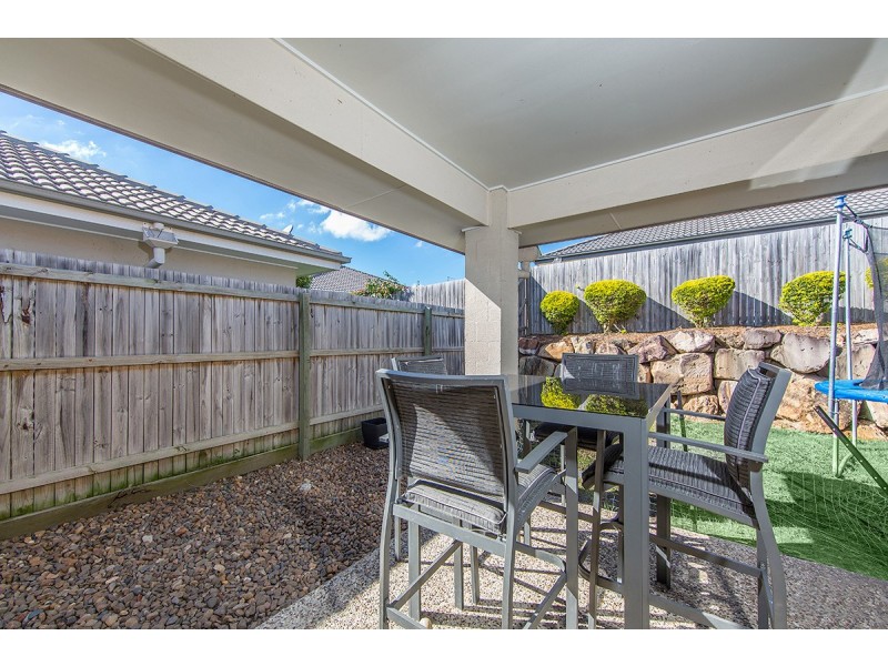 5 Nina Crescent, North Lakes QLD 4509