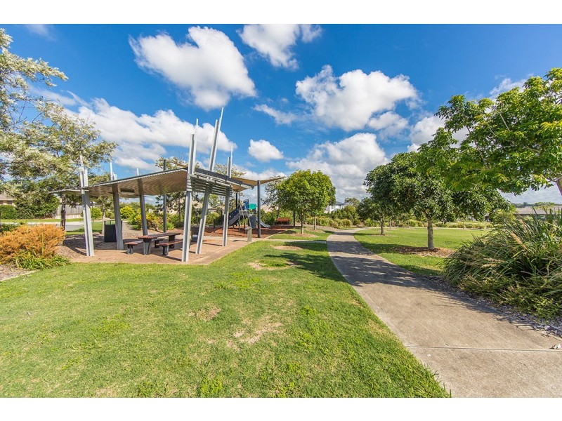 5 Nina Crescent, North Lakes QLD 4509