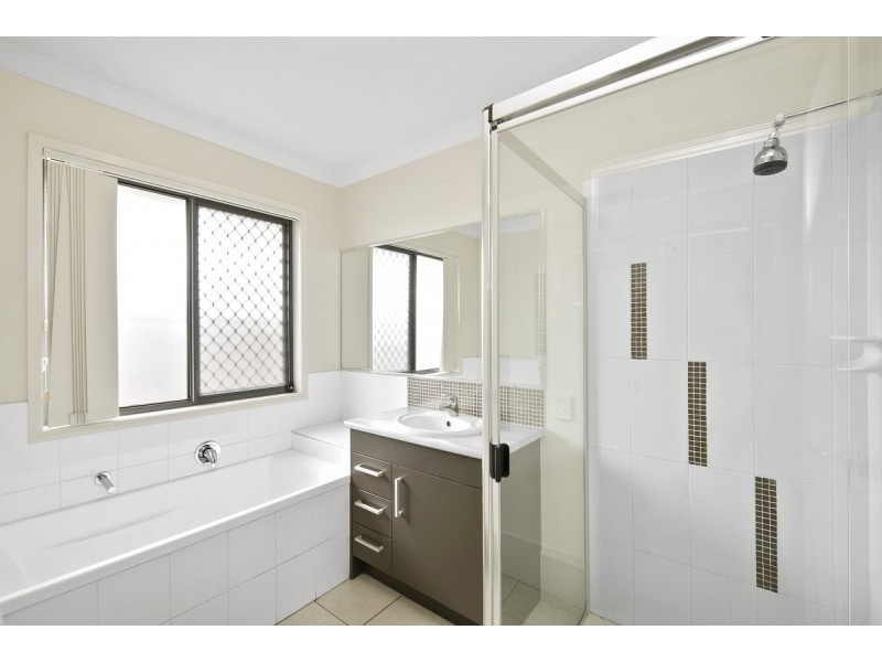 15 Magnetic Terrace, North Lakes QLD 4509