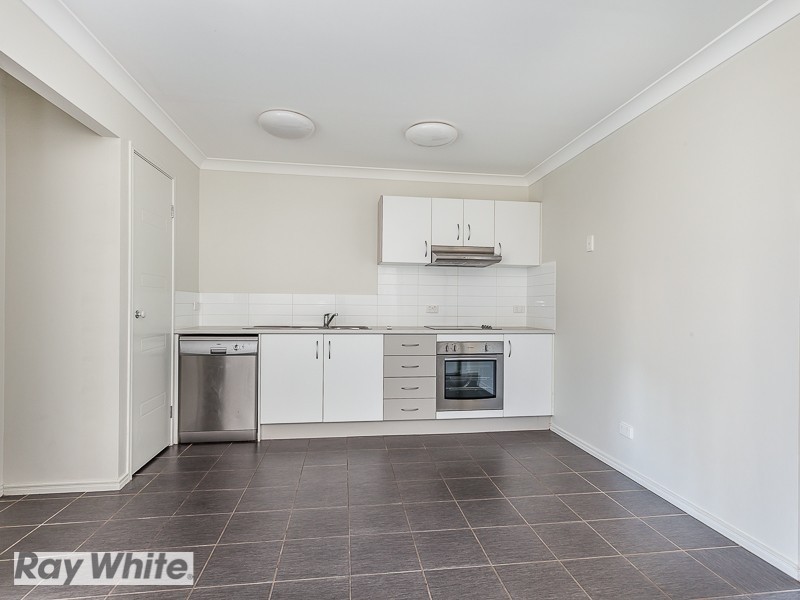 2/17 Tylah Street., Kallangur QLD 4503