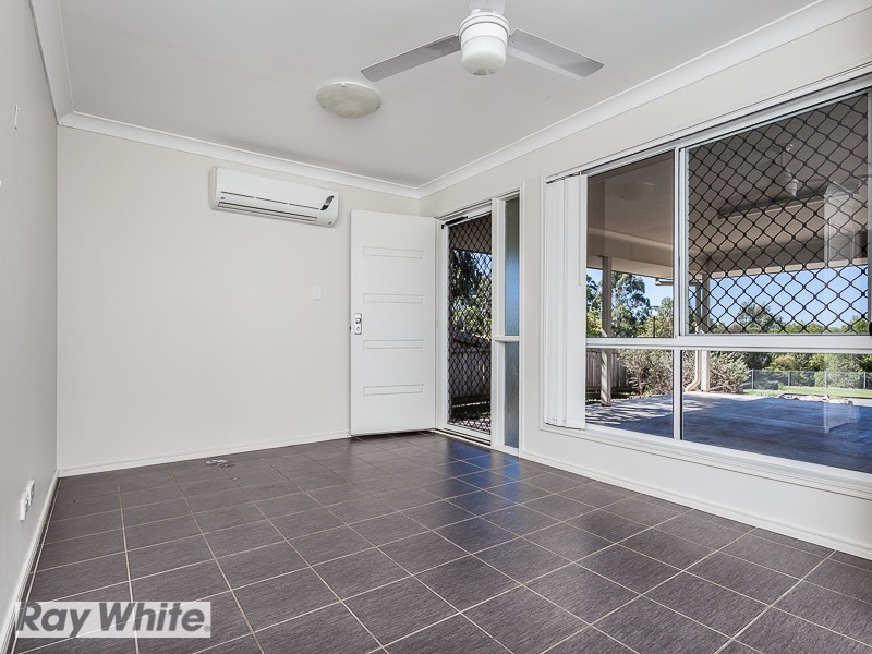 2/17 Tylah Street., Kallangur QLD 4503