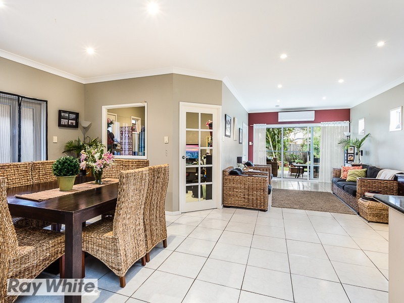 6 Wilga Street, North Lakes QLD 4509